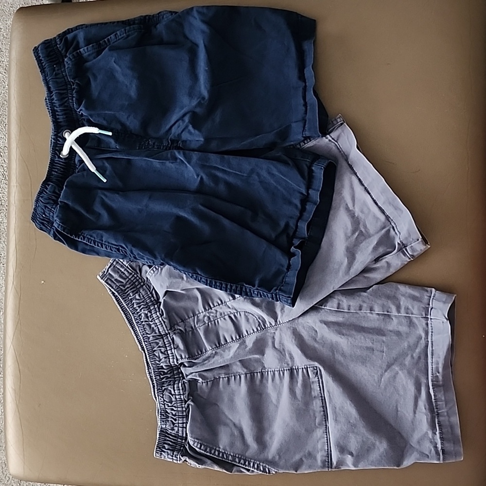 Lot of 4 pairs Boys shorts size 8/10